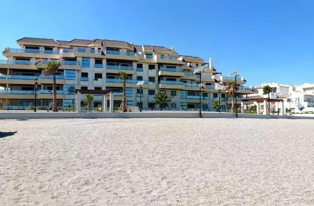 Marina Del Castillo, Duquesa Beachfront Apartment location