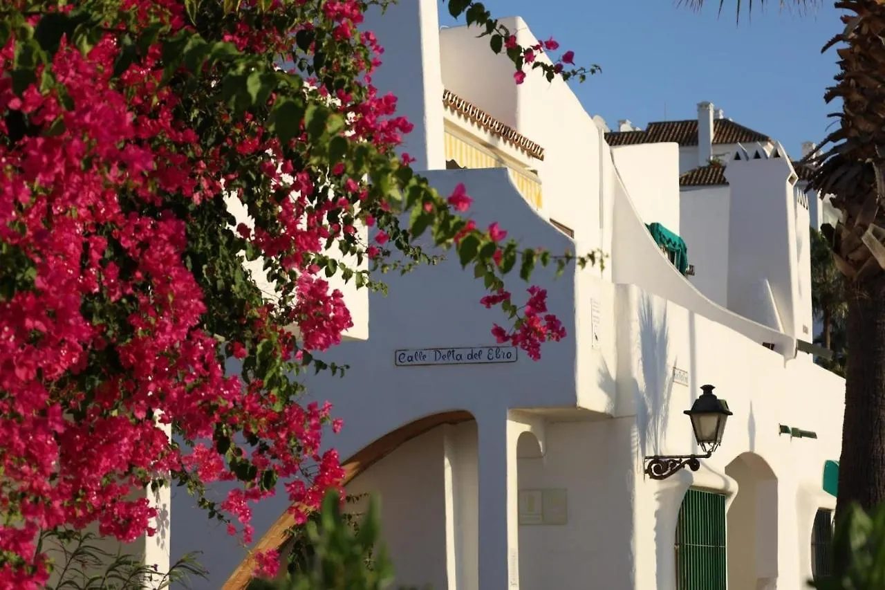 Marina Del Castillo, Duquesa Beachfront Apartment Manilva Spain