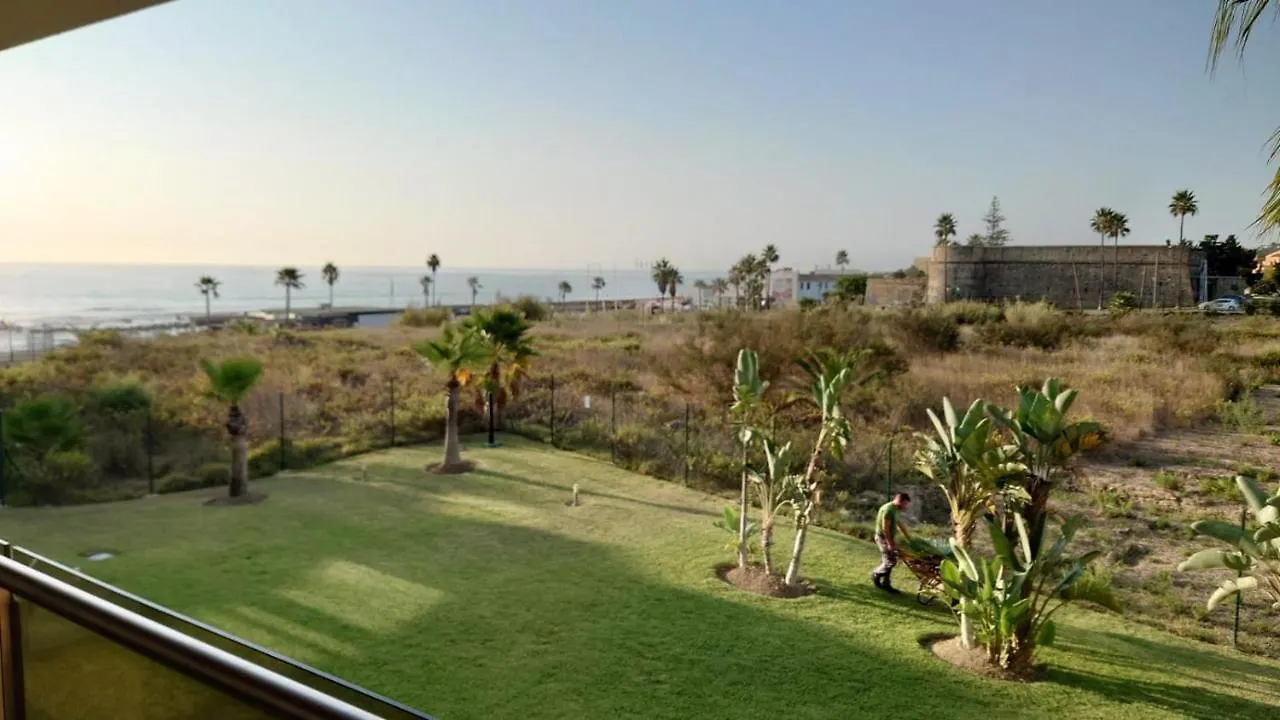 Marina Del Castillo, Duquesa Beachfront Apartment Manilva