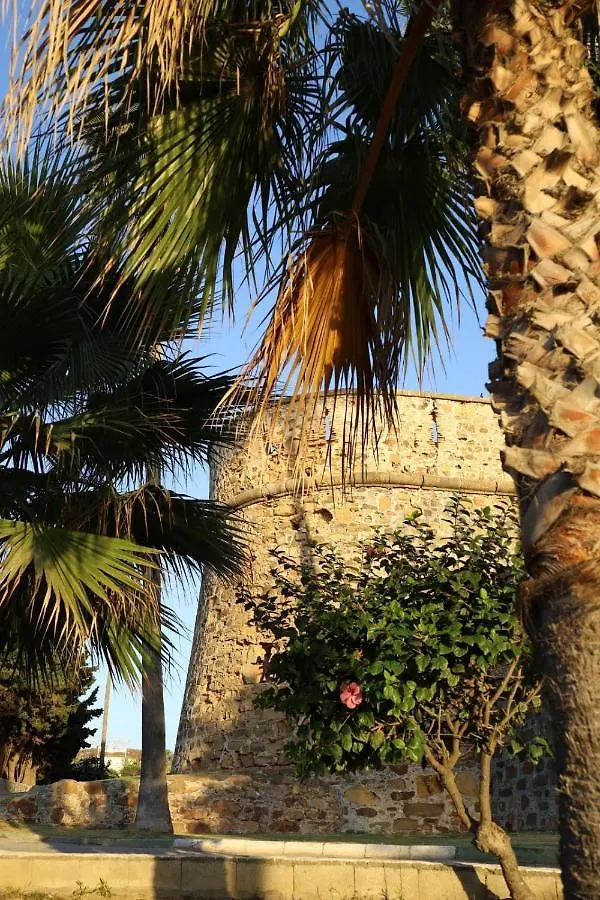 Marina Del Castillo, Duquesa Beachfront Apartment Manilva