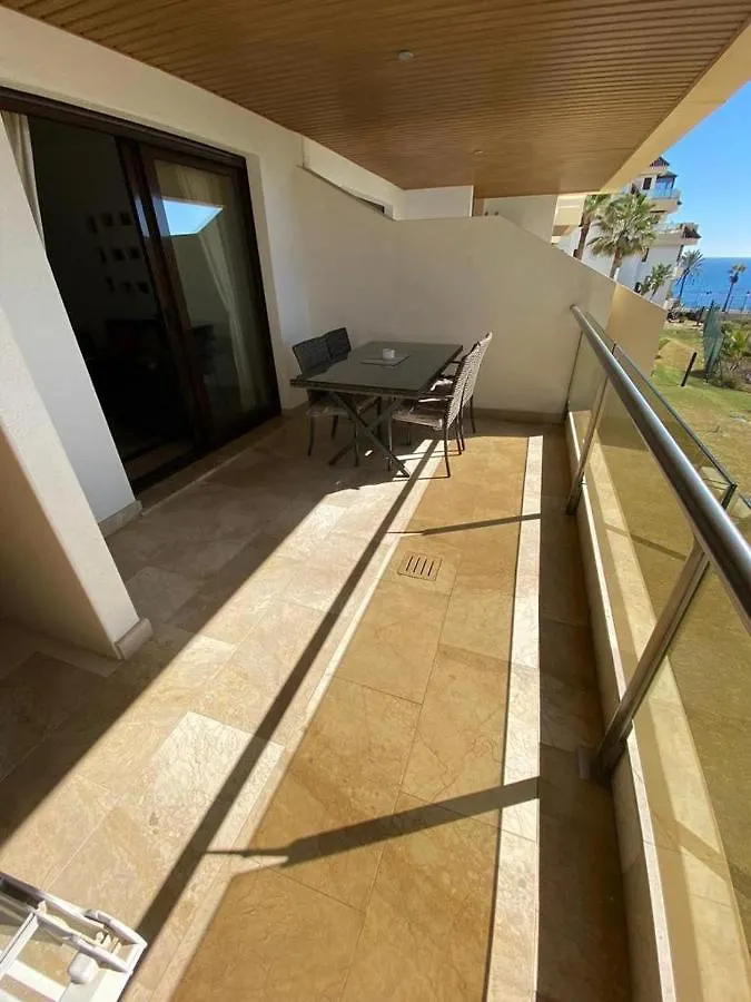 Marina Del Castillo, Duquesa Beachfront Apartment Manilva